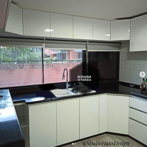 StudioHaus1's tweet photo. Renovación de Cocina! Nuestro trabajo es muy activo y aunque no estamos todos los dias en las redes, siempre estamos presentes para cualquier asesoria e información que necesiten. Nos encanta que nos contacten, gracias por la confianza. #studiohaus #kitchen #renovation #furniture https://t.co/Zs2aMw0XEY