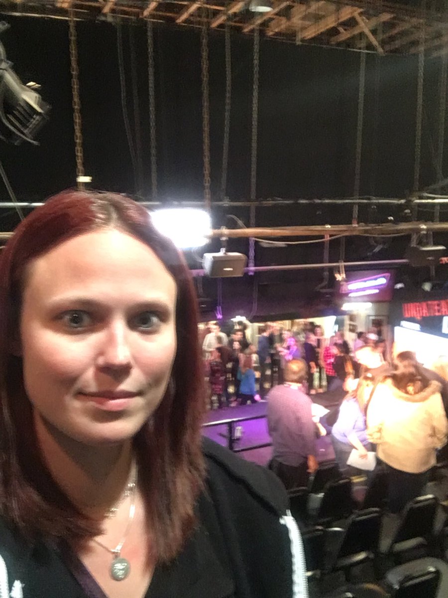 L_Peckham's tweet photo. @Buttwasted I was there! Miss this show like crazy! (And my long hair) #undateablelive https://t.co/3wifsBbQSR