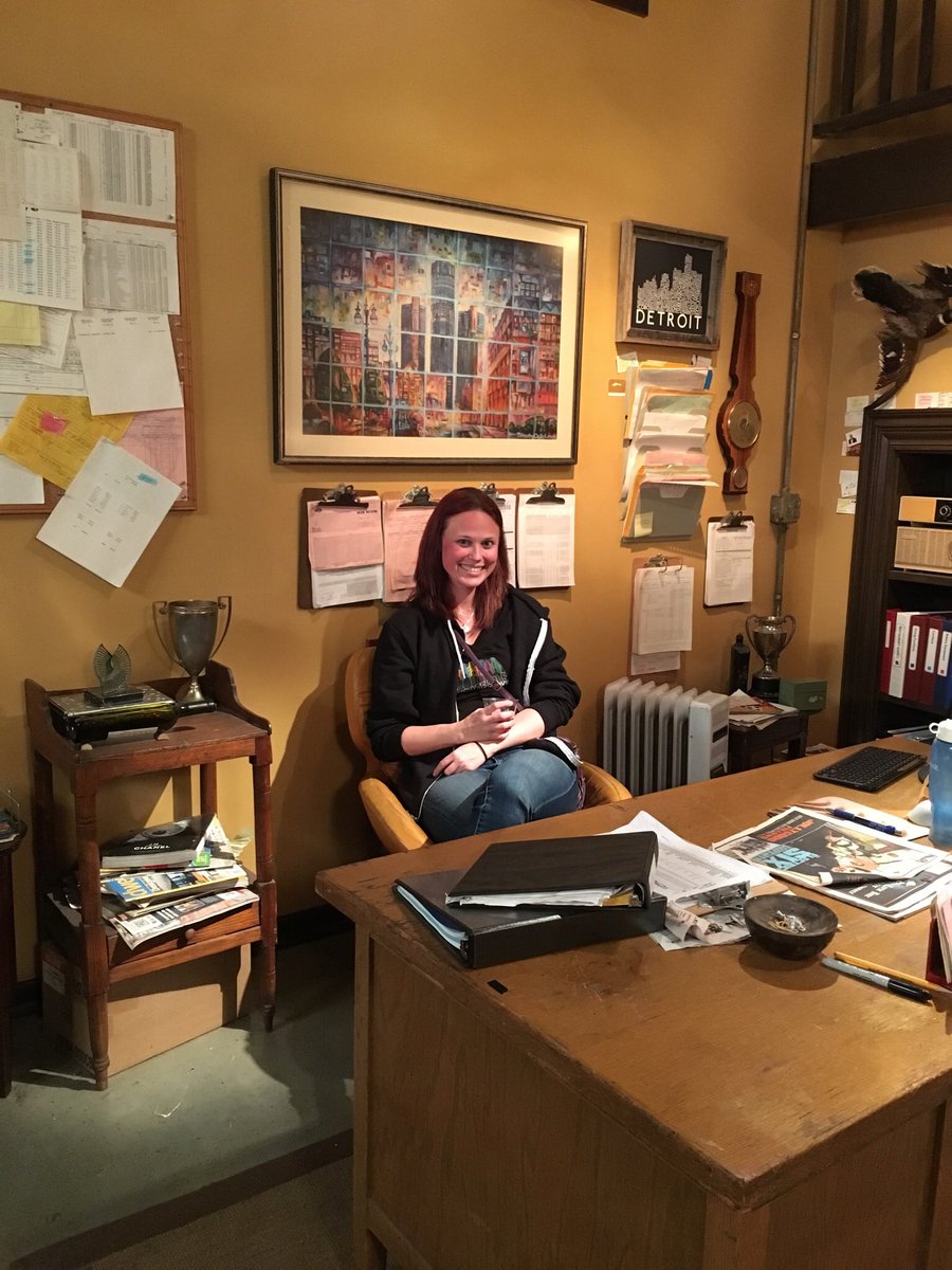 L_Peckham's tweet photo. @Buttwasted I was there! Miss this show like crazy! (And my long hair) #undateablelive https://t.co/3wifsBbQSR