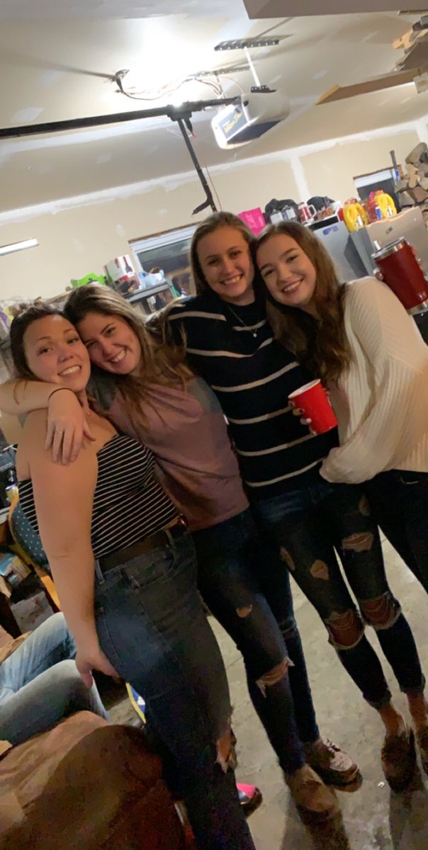 Don’t have words to say how thankful I am for these girls and how close we have gotten🥰  #maybesoontoberoomies #BellLetsTalk