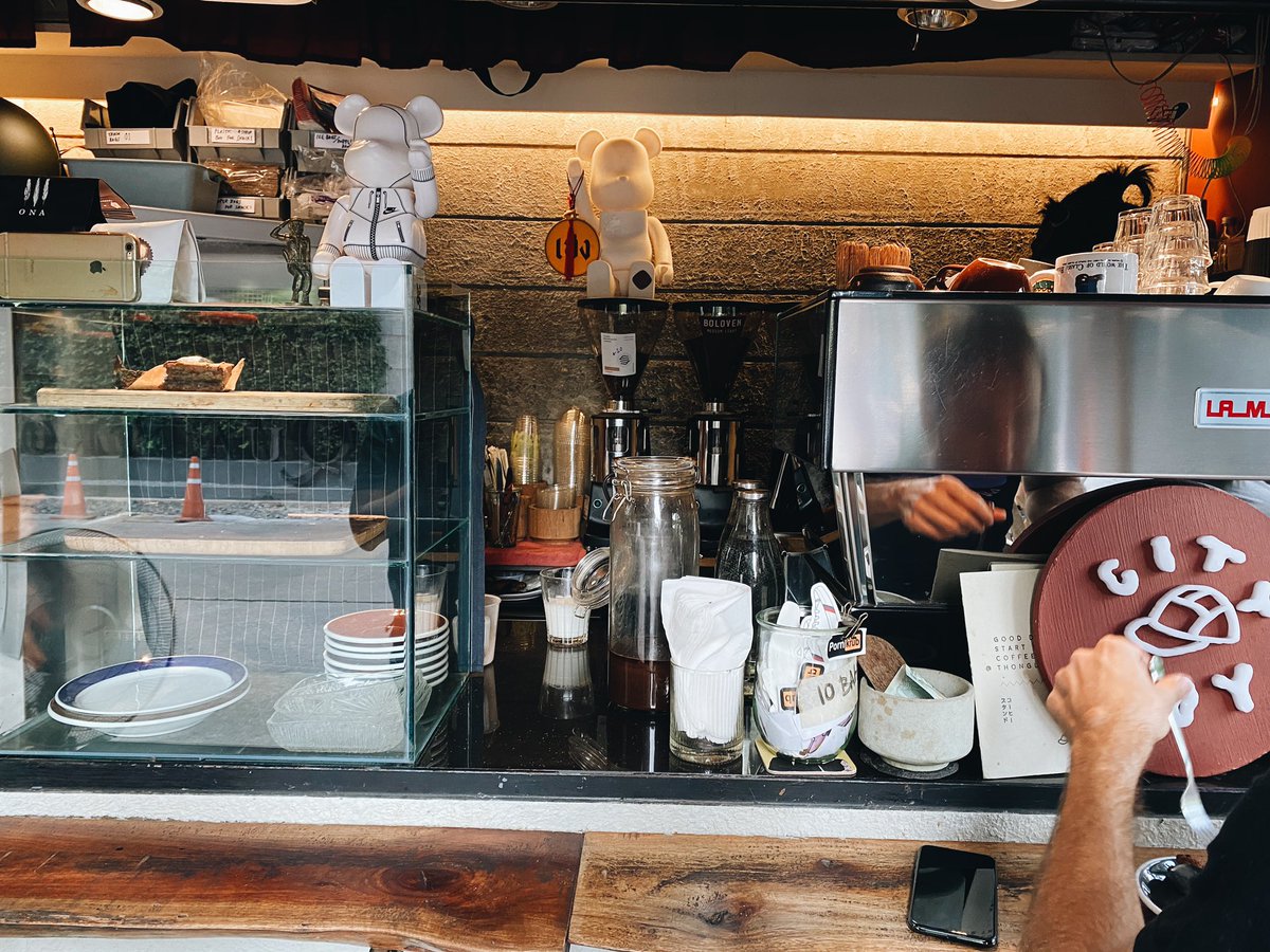 gzsomething's tweet photo. 📌 city boy coffee stand ซอยทองหล่อ 4 จ้า เข้าซอยมาไม่ลึกมาก จอดรถได้ในซอย
ร้านแบบ coffee stand เล็กๆ แต่ชอบเชียวแหละมีสไตล์ นั่งชิลๆ สบาย ราคาไม่แพงด้วยนะ
@ReviewCafe_TH @aroii #bkkcafehopping #อร่อยบอกต่อ #reviewCafe_TH #รีวิวคาเฟ่ #รีวิวกรุงเทพ https://t.co/CXI8t6KVrY