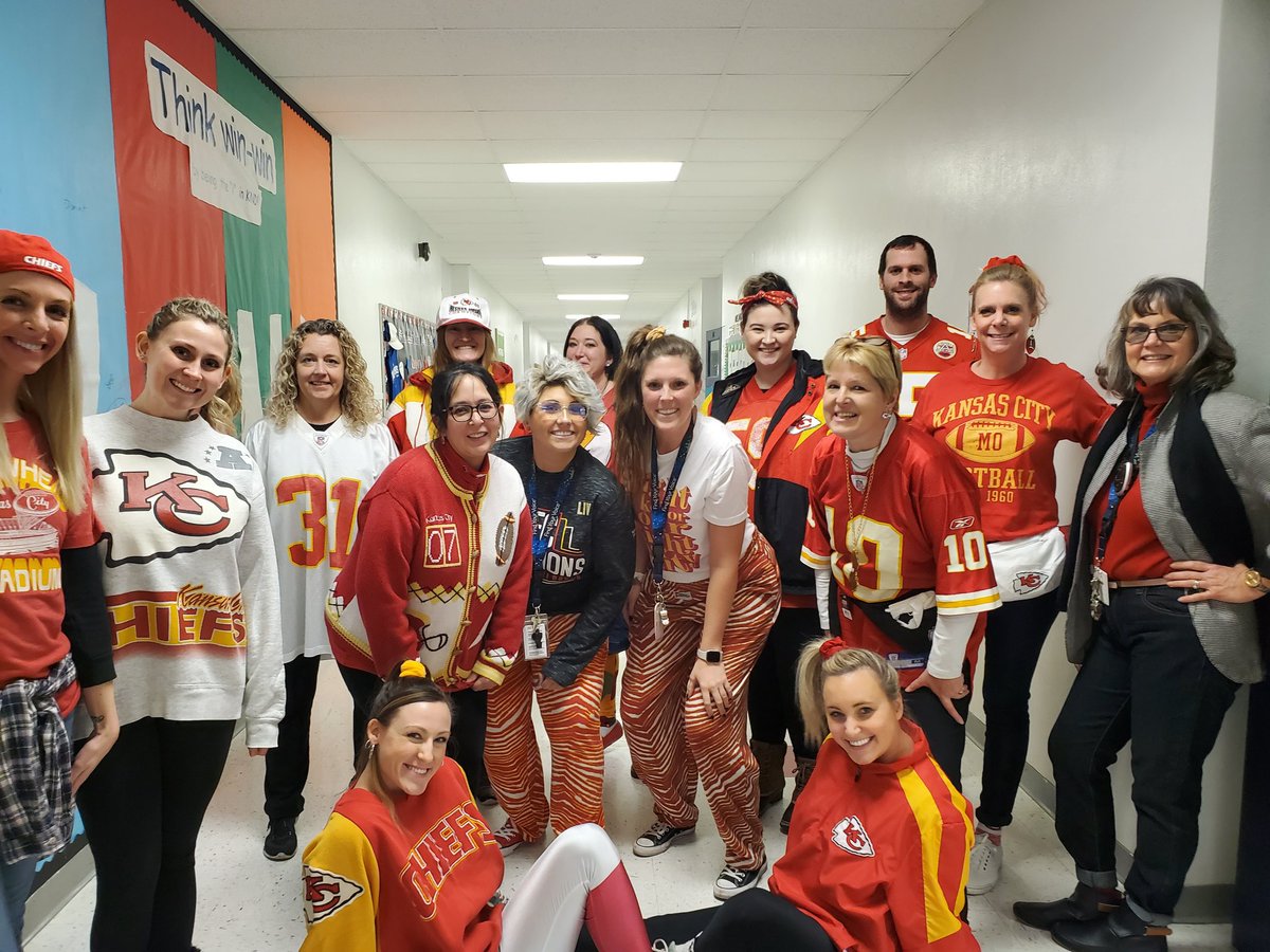 Retro Red Day at Ott Elementary!! GO CHIEFS! <a href="/OttBearCubs/">Christian Ott Elementary</a> #isdstrong #ottcubstrong