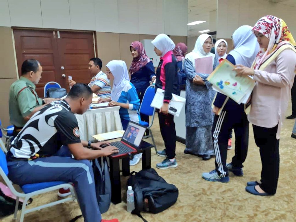 drzakimm's tweet photo. Force Integration Training for #MFH π²πΎ
#OPSTARLIGHT 5
#BerjuangBersama
#KhidmatDiutamakan https://t.co/b7dDQFCTVW