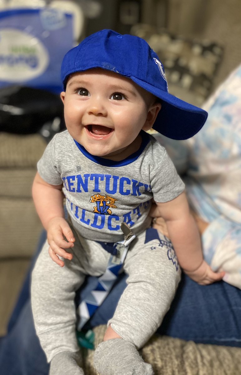 HandshoeChelsi's tweet photo. Elijah says, GO CATS!! https://t.co/zaoENgZbQO