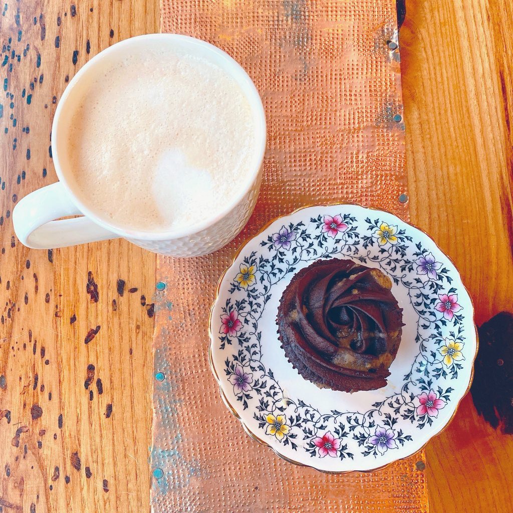as_maico's tweet photo. ☕︎ ☕︎ ☕︎ ☕︎ ☕︎
𝚂𝚘𝚢 𝚕𝚊𝚝𝚝𝚎  

♕

𝙲𝚑𝚘𝚌𝚘𝚕𝚎𝚝𝚎 𝚋𝚞𝚝𝚝𝚎𝚛 𝚖𝚞𝚏𝚏𝚒𝚗
☕︎ ☕︎ ☕︎ ☕︎ ☕︎

しあわせ♡

#cafe 
#カフェ巡り 
#ケーキ
#カメラ好きな人と繫がりたい 
#パワーチャージ https://t.co/eGEhOl2A4t