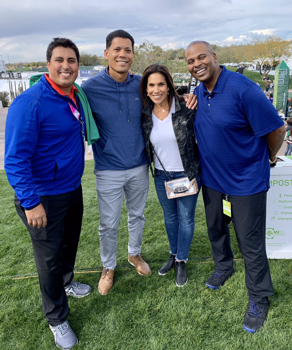 RachelMcN12News's tweet photo. Ya never know who you’ll run into @WMPhoenixOpen #phxopen #greenestshow #golf #scottsdale @12News @CamCox12 @12newscoop @drwaynefranklin @walletbuckle 🏌🏽♀️⛳️ https://t.co/IzKnpzlTra