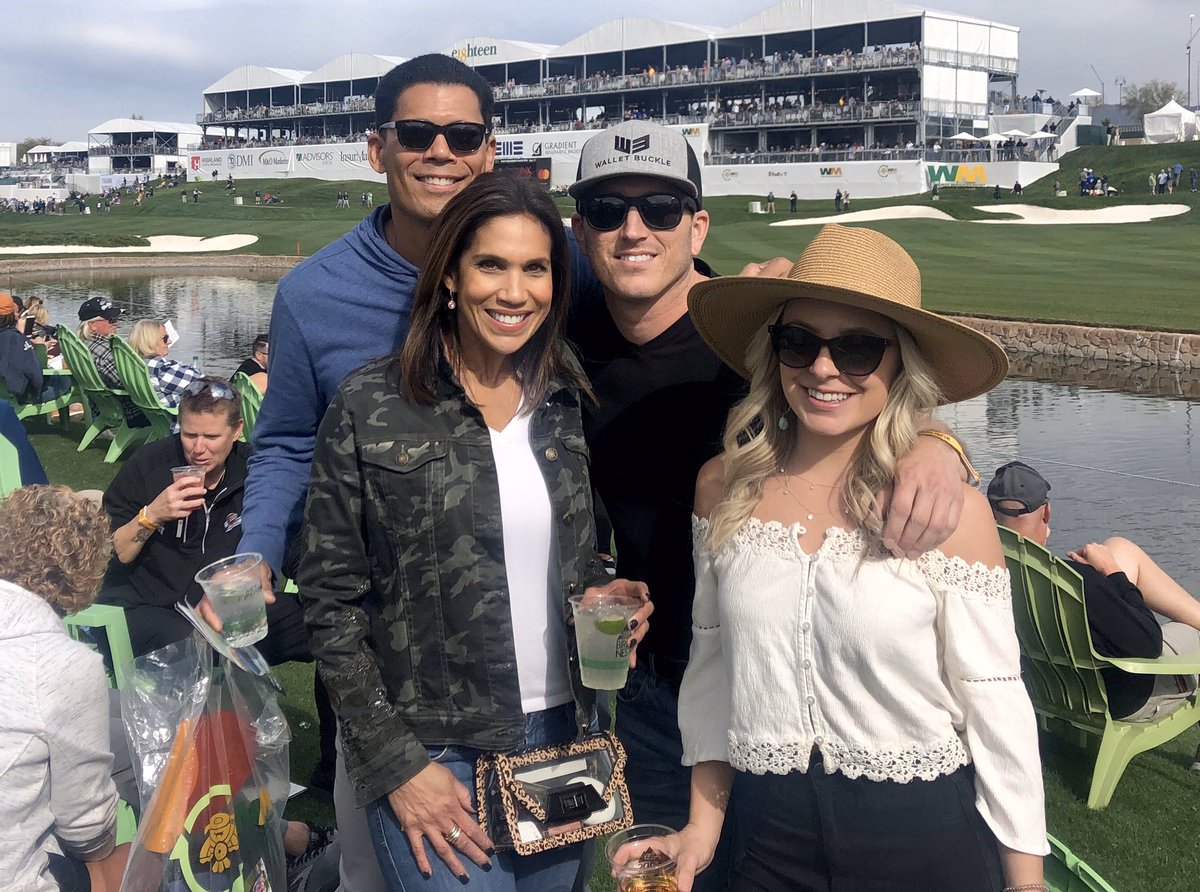 RachelMcN12News's tweet photo. Ya never know who you’ll run into @WMPhoenixOpen #phxopen #greenestshow #golf #scottsdale @12News @CamCox12 @12newscoop @drwaynefranklin @walletbuckle 🏌🏽♀️⛳️ https://t.co/IzKnpzlTra