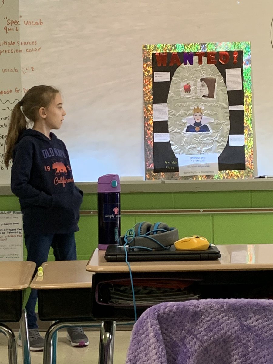 holt_RHS_MathIn's tweet image. Some awesome kiddos sharing some amazing book report projects! #5thgradereads @LES_Panthers