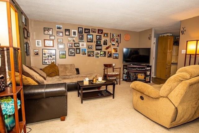 Project22Realty's tweet photo. 🏠🚨OPEN HOUSE ALERT!🚨🏠

Come see this 3 BR/1.5 Bath    Sunday, February 2nd, 12pm-2pm.

11348 E Stoeppelwerth Drive
Indianapolis, IN 46229
OR
Call us today for a private showing @ 317-403-3310. https://t.co/2HGD4h5PZn