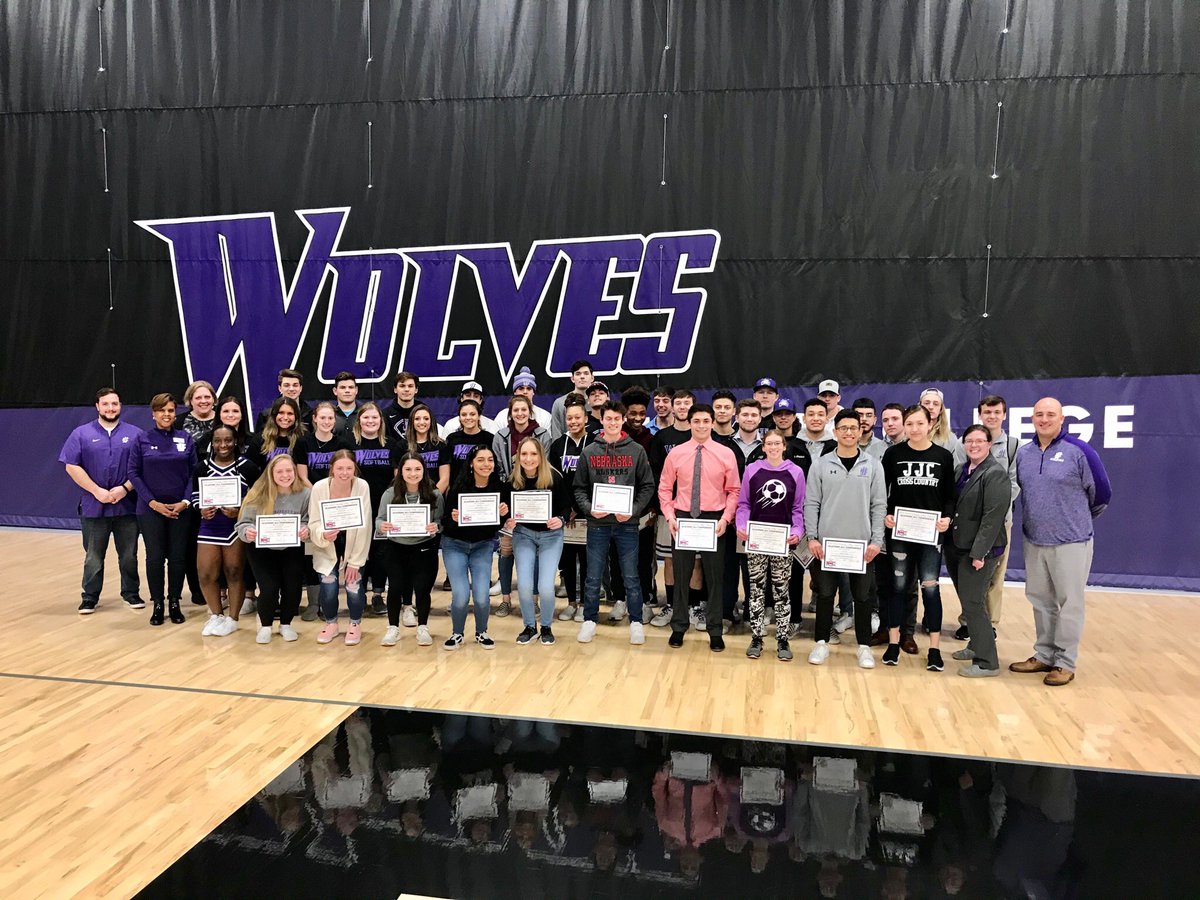 JjcSaas's tweet photo. Great night to celebrate our 49 student-athletes with a 3.0+ GPA last fall: Academic All-Conference! @n4csports Keep up the great work! #winningwolves https://t.co/YMxu3aUifF