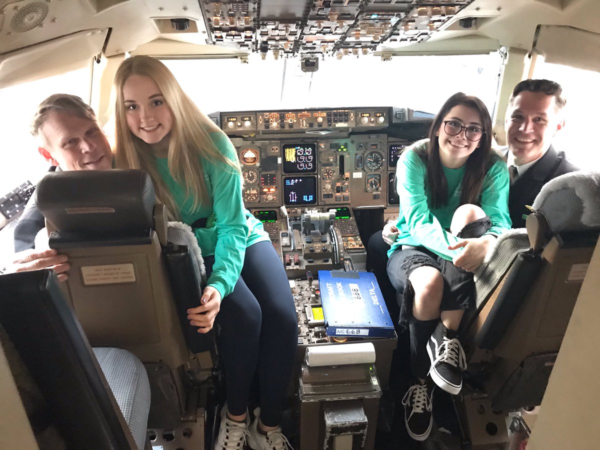 SonyaLink's tweet photo. @McIntoshDance dads are flying the team to the national dance competition in Orlando!  @Delta you have the BEST pilots!! @Delta_Pilots https://t.co/jnaCFtXFHc