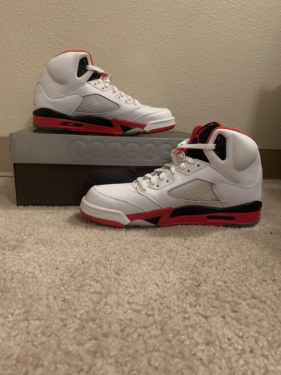 2ho3holic's tweet photo. Jordan 5 Retro Fire Red 🔥 from 2006
Size: 11.5 comes w/ box and cards
Condition: Deadstock
Price: $280 https://t.co/lAa7ZsVpRp