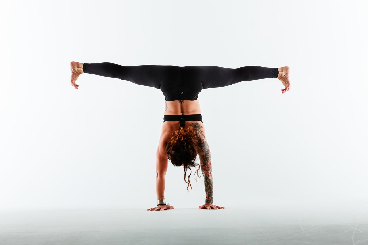 First Quarter Moon–2/1/2020, this Saturday. Relationships transform as we take action on dropping the need to do things alone, learning to connect with others in innovative ways.#Meditate #FirstQuarterMoon #Transformation #LettingGo #NewWaysNewYou #Stillness #HiddenDragonYoga