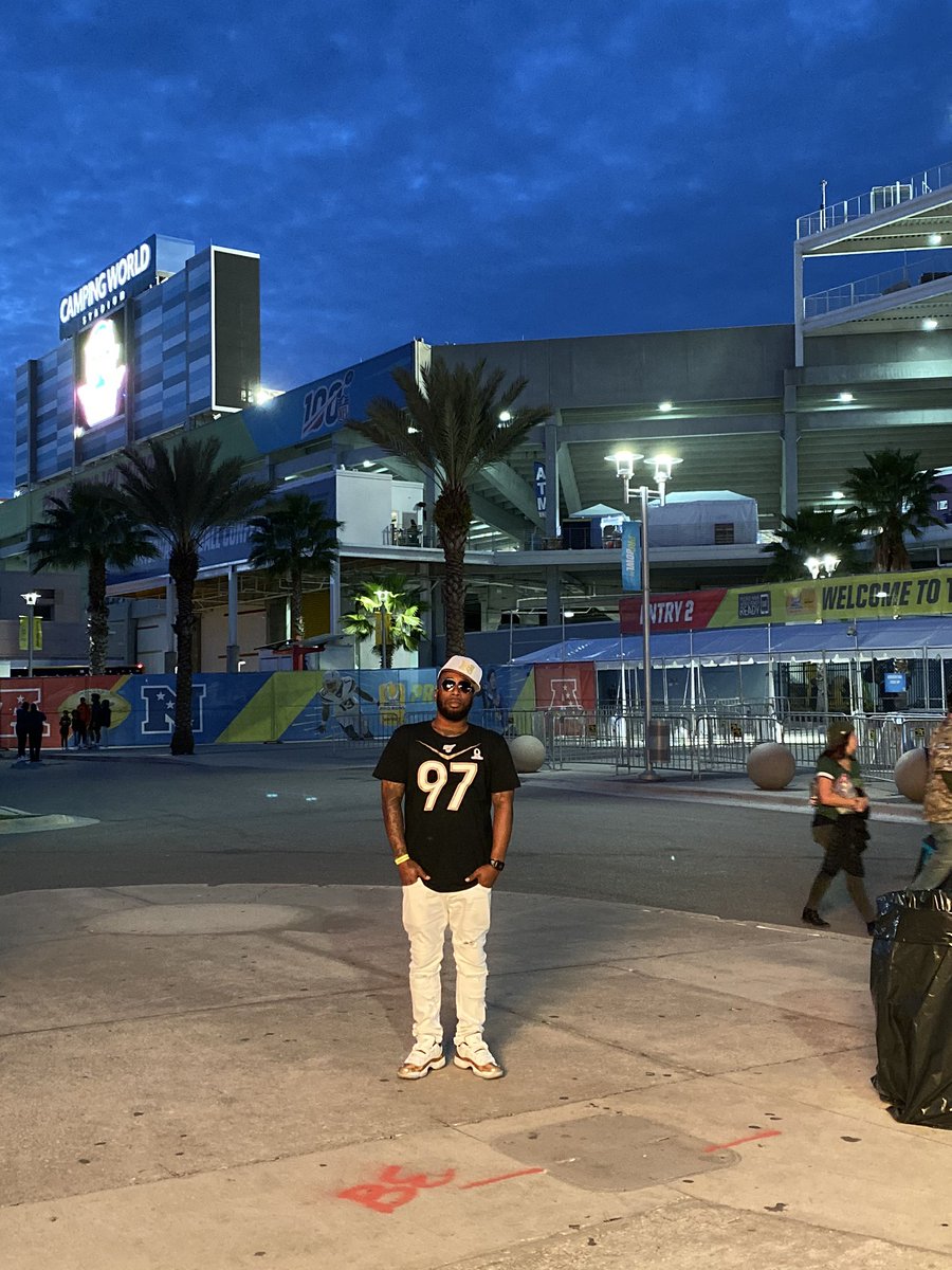 ItsFanGoals's tweet photo. ⭐️Another Pro Bowl In The Books⭐️
#100thSeason #ProBowl2020 #ImAProBowlerToo #AFCvsNFC #Orlando #CampingWorldStadium #RoadWarrior #TurfToeB #50YardB #ItsFanGoals ™️ https://t.co/RZpKiVDZCi