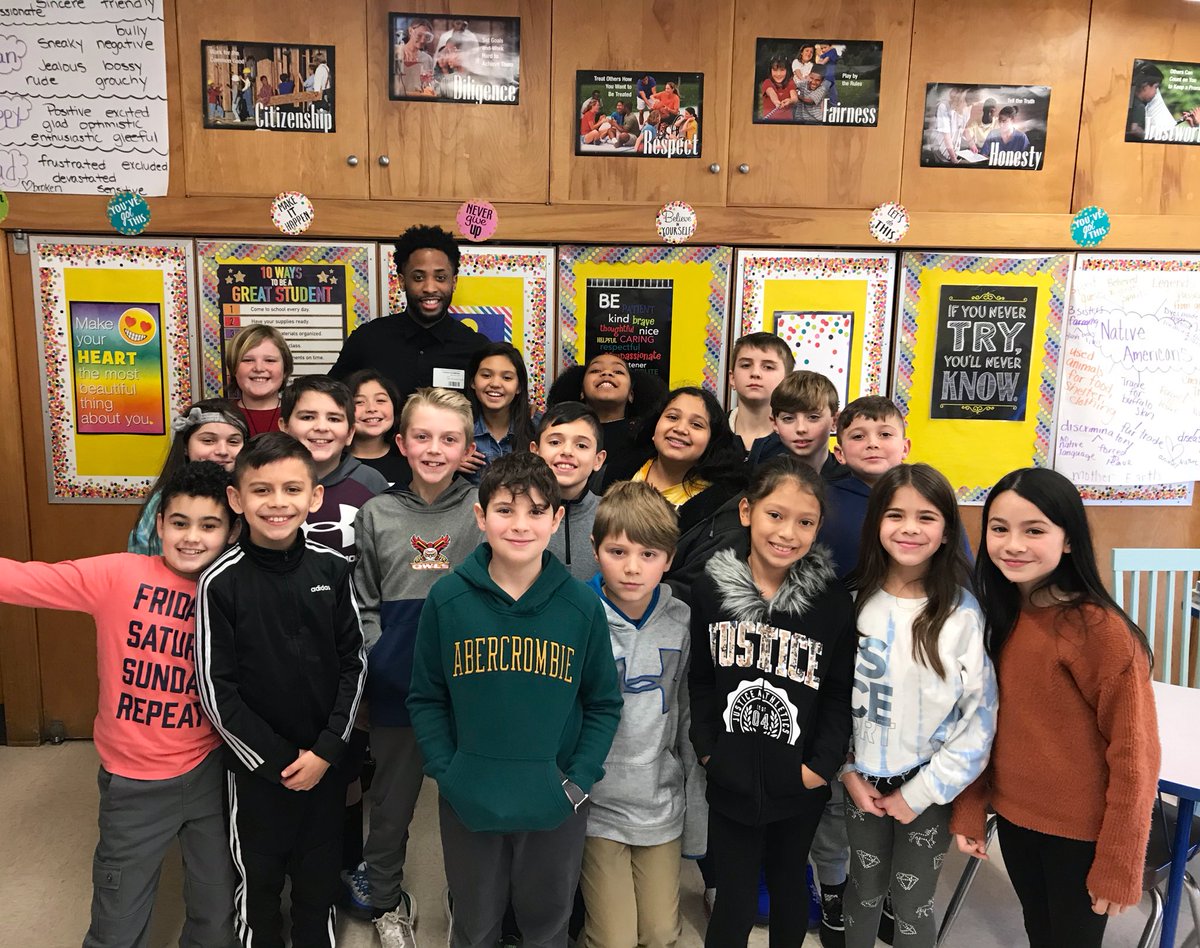 JenniferBeck611's tweet photo. It was hard to say goodbye to Mr. Drummond today at our last #toogoodfordrugs session! There were even some tears! He really made an impact on these kiddos โค๏ธ #cresroom206 #successatcres https://t.co/G0FcVs3sXh