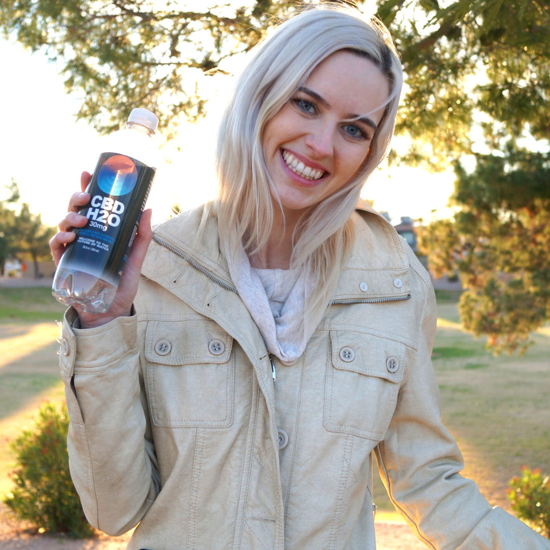 CBD_H2O's tweet photo. End of the day is closing in and the perfect way to relax is a nice tall bottle of CBDH2O. Special thanks to @ChronicallyHealed for sending us this awesome pic from Arizona. Looks like the winter is just letting up over there. #cbdh2o #arizona #ArizonaHiking #ArizonaPhotographer https://t.co/3HuhzDxEnl