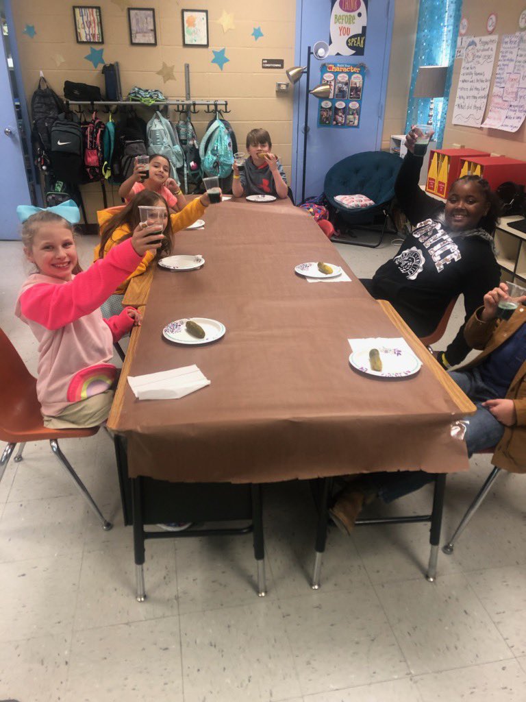 sheilatskelton's tweet photo. Sitting in a cave, in Giant Country, taste testing Frobscottle and Snozzcumbers from The BFG!
#3rdGT #BrandonBears #readingisfun @mvkeith2000 @pdmcclendon1 @SusanLiles72 @BrittanyLDurham @julie_scot1 @AlexBCole_ @EmilyEast_zta https://t.co/fT5IdiZw9B