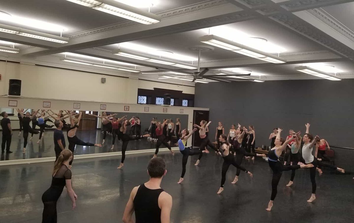 WKUDanceprogram's tweet image. We had a great day with @JonLehrerDance! We were thrilled to have Jon &amp;amp; Cristiana in our studios today teaching a master class! #creatingthinkingartists #danceonthehill #supportdance @WKUTheatreDance @WKUPcal @WKUAdmissions @caboni