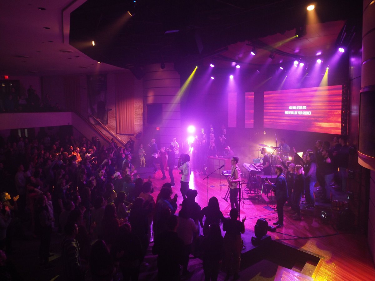 jeffdeyo's tweet photo. So grateful for this worshiping community at NCU. We all sang & worshiped our hearts out today in chapel ...as usual! Powerful, healing, celebratory moments.🙌🔥💯Can’t wait for you to worship with these 3 new tunes! #youwillbeourgod #psalm100 #nothingbutgoodness #newworshipalbum https://t.co/PIdCQNux3e