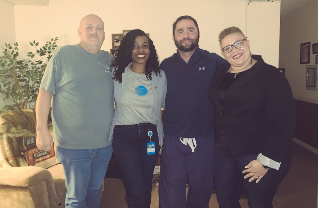ValerriHill's tweet photo. I don't take it lightly when someone trusts you enough to invite you into their home. Thank you Chief Rob &amp; Mayor Rogers.
We not only grow the business but establish lifetime connections.
#ATTFIRSTNET 
#ATTBIZ 
#CustomersRFamily https://t.co/cl2j8wDT22