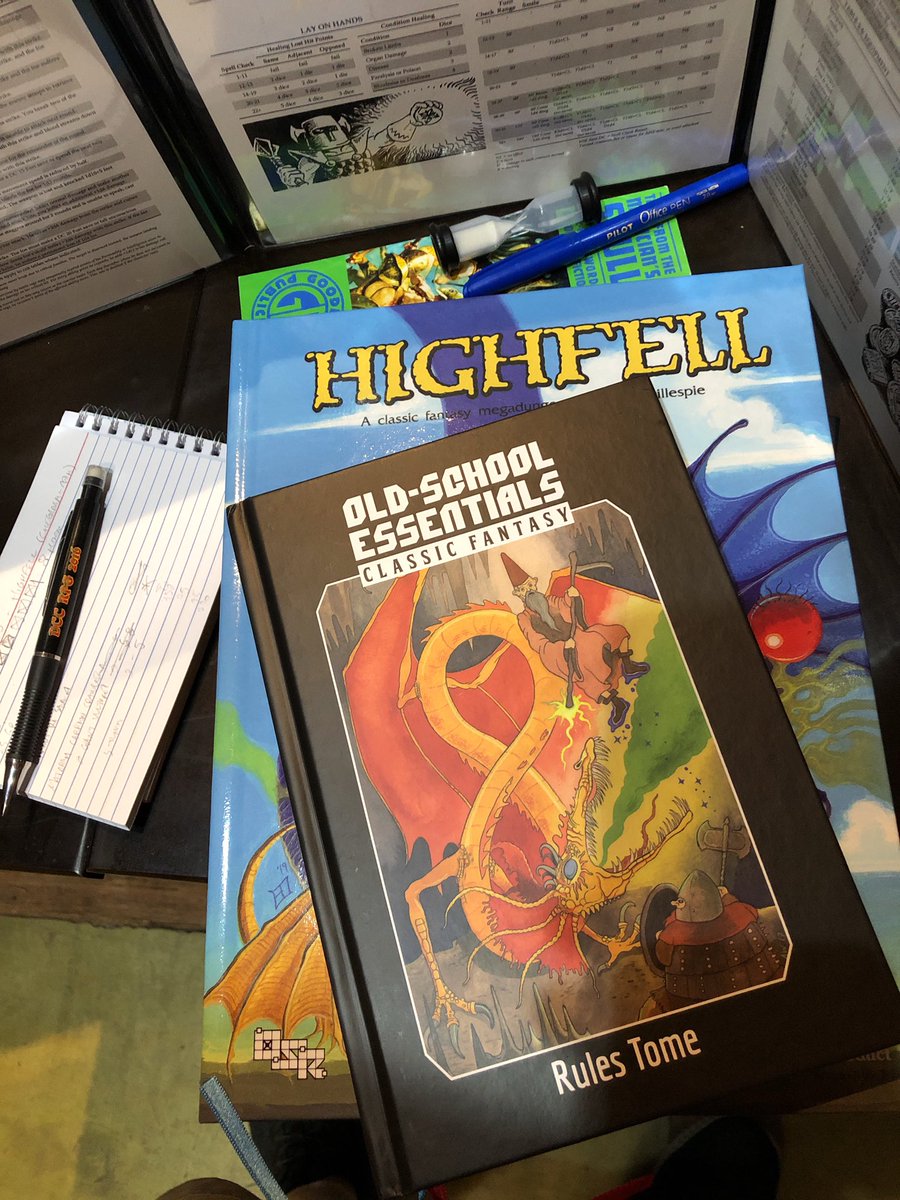 diogo_oldskull's tweet photo. Playing some #OldSchoolEssentials using the #Highfell #MegaDungeon! 7 players explores part of one of the towers, luckily survived an encounter with a Carrion Crawler and 6 Giant Vultures while managing to recover valuable tomes and some coins. No deaths as I rolled really badly! https://t.co/6HY1SRXEyc