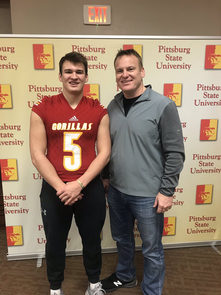 Tommy_Cook5's tweet photo. Had a great time on my OV at Pitt State this weekend @PSU_MK @adamsmitty11 @Coachbwright4 @CoachTomAnthony @PSU_JayOh23 @GorillasFB @patcashmore https://t.co/LO0RQllcsC
