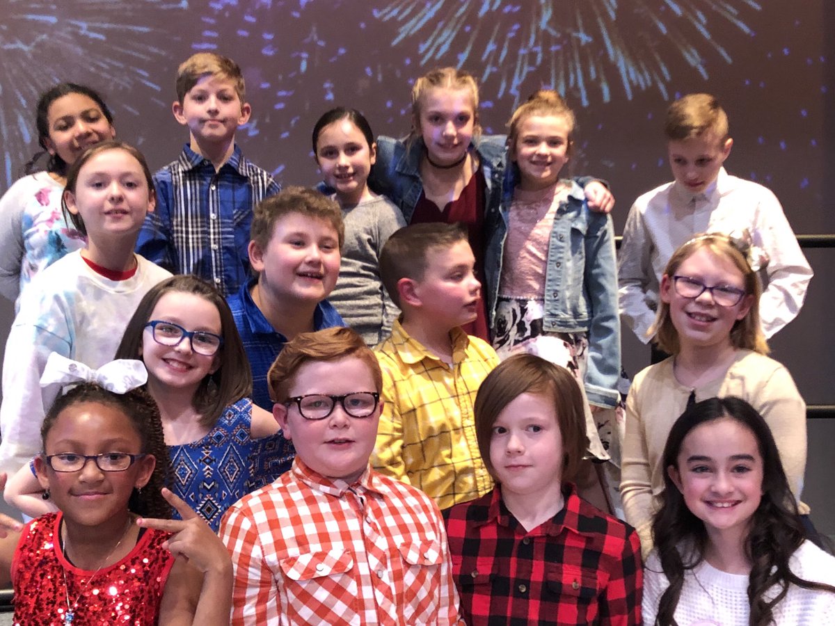 Awesome performance 4th grade!! 🎶🎤#WeAreMaumee ⁦<a href="/MrsSpicerMusic/">Mrs Spicer's Music</a>⁩  ⁦@MsKuszekMusic⁩