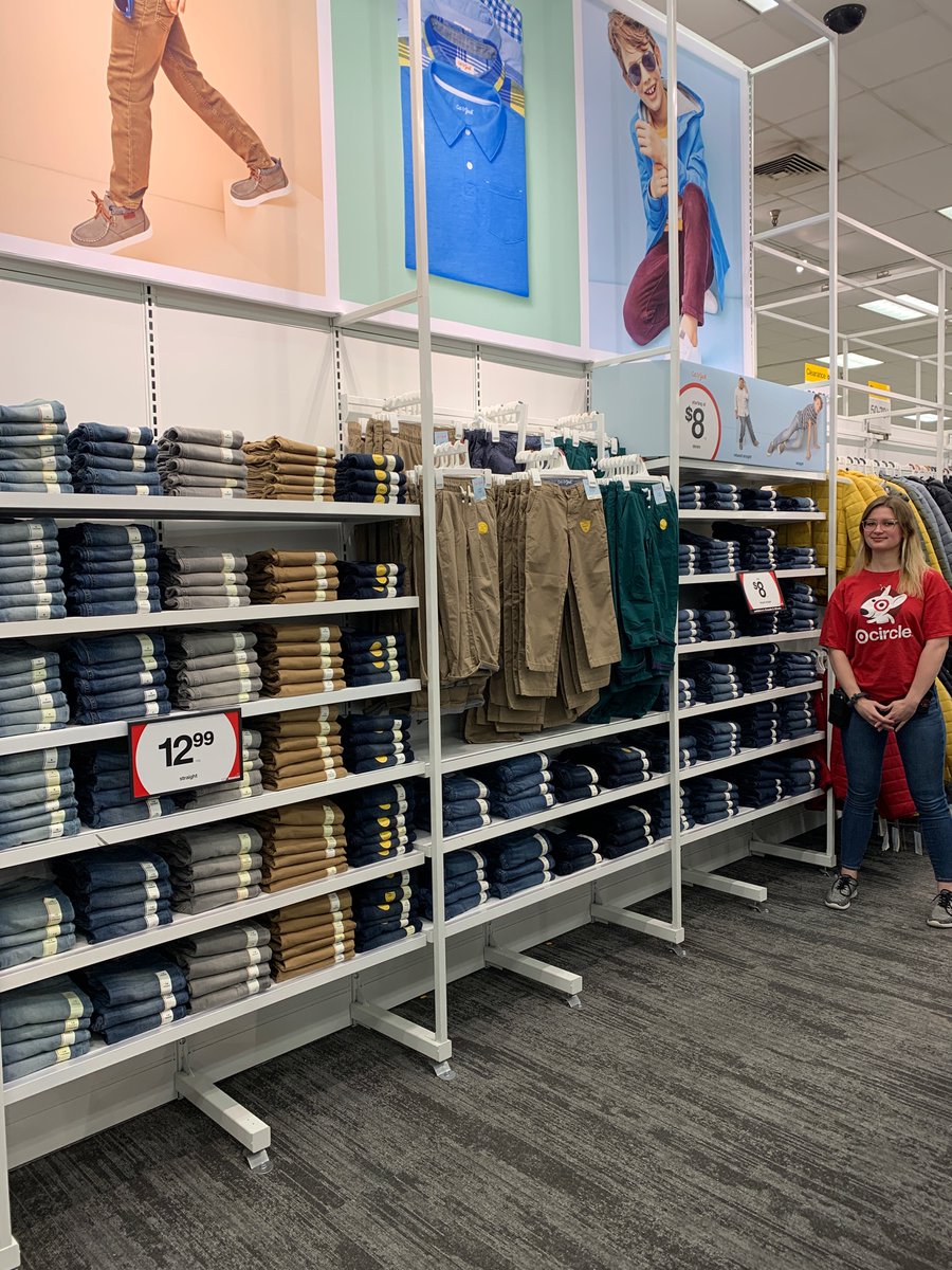 Style Consultant Amelia showing off her GORGEOUS denim fold in boys! #D143DoesDenim #findingthejoyineverydaylife @jodijordheim <a href="/AaronOnkka/">Aaron Onkka</a>