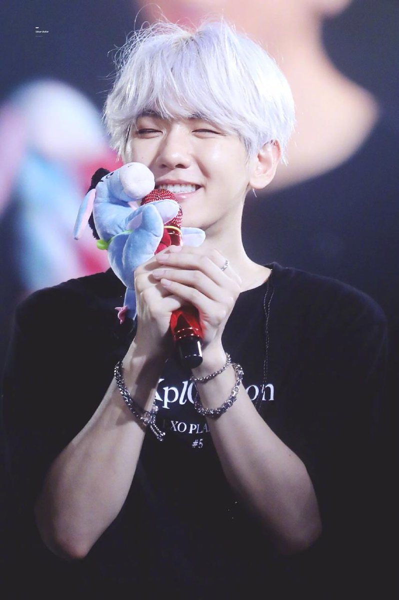 intanswd's tweet photo. #큥_데뷔8주년_축하해 
#8YearsWithBaekhyun 
#EXO 
#BAEKHYUHN 

I love u cimit2kuuuuu @B_hundred_Hyun 😍 https://t.co/aRMpa8gQ28