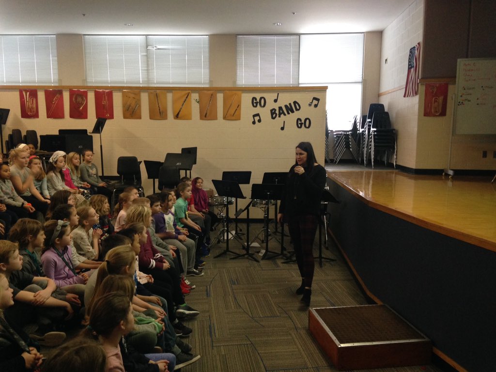 We met a fantastic local author today, Kristin Tripathy, who wrote My Friend, Mi Amigo.  Wonderful! 👏🏻