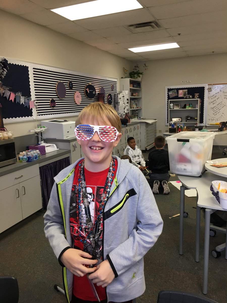 SFrantzenGT's tweet photo. When you find a box of goodies that belongs to @JeanetteArnold8, you HAVE to have some fun.
#branchGt @Longbranch_Elem https://t.co/fw97etPFDJ
