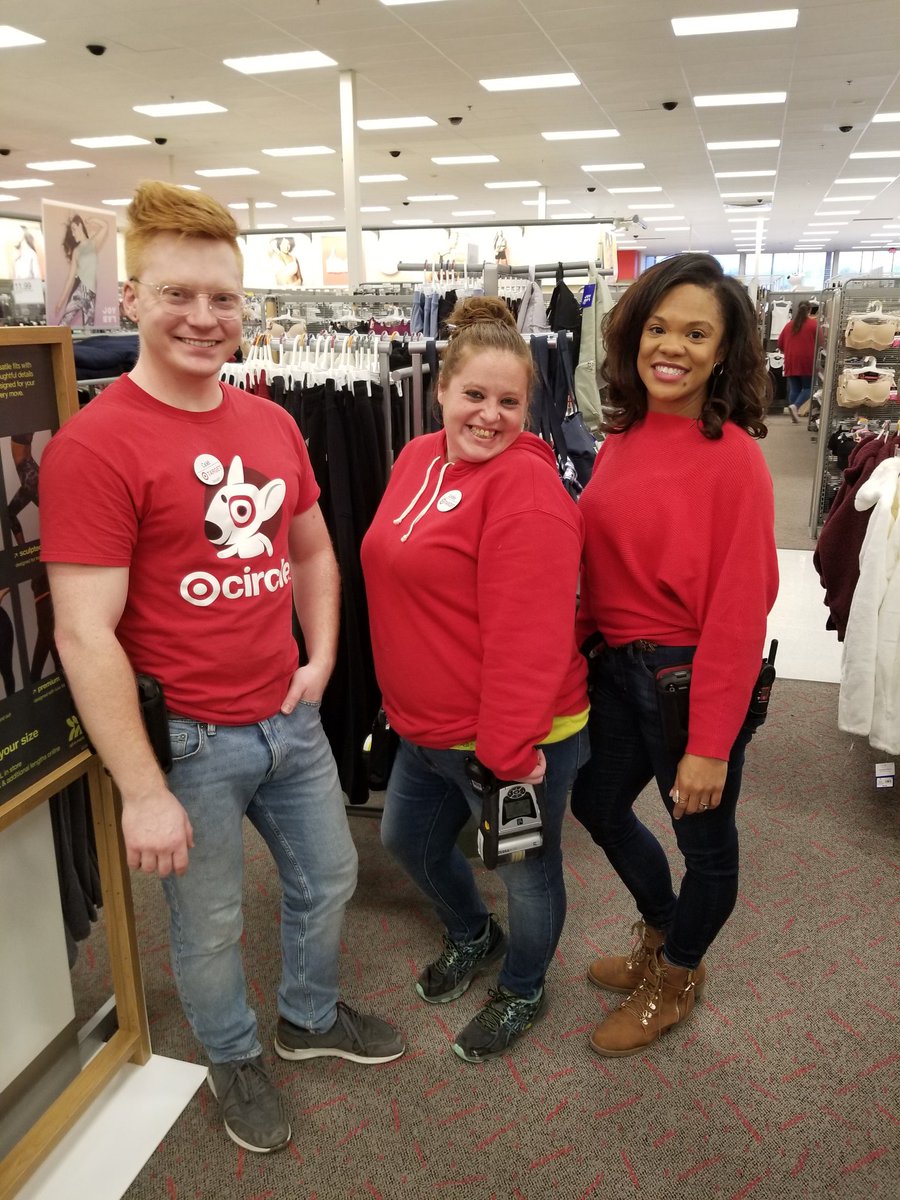 That's some VM talent right there! All 3 mid Mo VMs at T0752 helping with the remodel ❤ They were thoroughly enjoying each other! 🎯 <a href="/afadnesstarget/">Amanda</a> <a href="/jackson1_jason/">Jay</a> <a href="/kenz_byrd/">Kenzie Byrd</a> <a href="/kakajg2002/">Kim Kirkendoll</a> #somuchenergy #2020remodel #makeitpretty