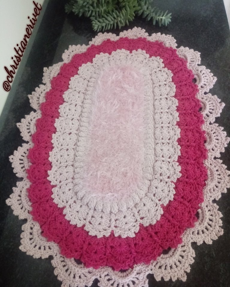 ChristianeRivet's tweet photo. Uma boa noite com esse tapete maravilhoso, Tapete Jaqueline!!!
Feito pela vídeoaula da @karinsantoscosta, inspirado nos trabalhos da artesã @nettyfoster
#crochet #crochetlove #artesanato #decorating #trabalhos #christianerivet #handmade #feitoamao #feitocomamor #tapete https://t.co/GTElH1nXZH
