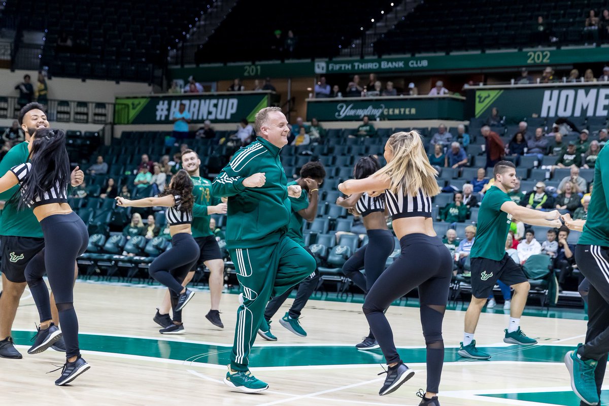 HHaxton's tweet photo. Your VP of Athletics could NEVER #usf #gobulls https://t.co/NxiaxiK1k1