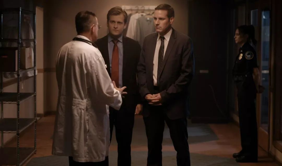 PeterMastne's tweet photo. Tonight's the last ever episode of #HomicideHunter. It's been an honor to play Det. Arms in Season 9 &amp; work alongside the brilliant Carl Marino. 

I'm not on the show tonight but let's go out with a bang! 8 PM CT is the final, 142nd episode. Watch with me on @DiscoveryID https://t.co/SeDbdK6rWv
