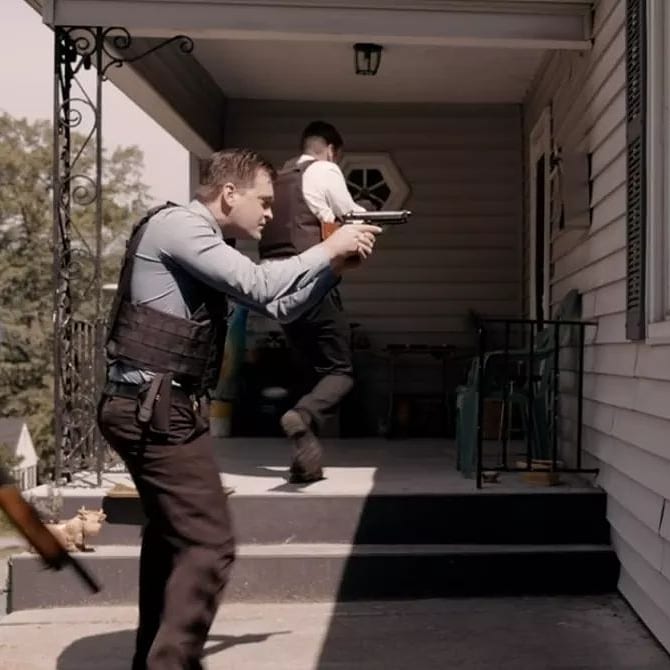 PeterMastne's tweet photo. Tonight's the last ever episode of #HomicideHunter. It's been an honor to play Det. Arms in Season 9 &amp; work alongside the brilliant Carl Marino. 

I'm not on the show tonight but let's go out with a bang! 8 PM CT is the final, 142nd episode. Watch with me on @DiscoveryID https://t.co/SeDbdK6rWv