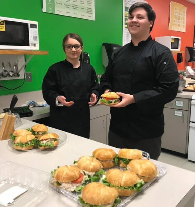 LPSharpEdu's tweet photo. Thank you to our incredible Culinary IV students, Mrs. Hoth, and Ms. Alcantar from JHS and DCHS for catering our Community Leadership Academy!  Way to showcase your passion and talent! @CUSD300 @JacobsHighS @DundeeCrownHS https://t.co/SIEqGeDfbh