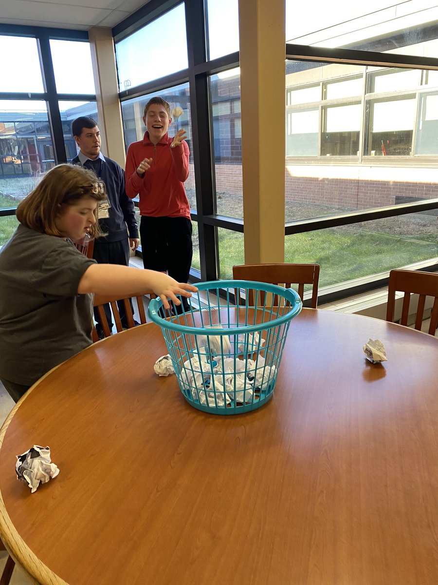 HornbacksView's tweet image. Winter Games for Pioneer Pathways today!  They had so much fun ❤️