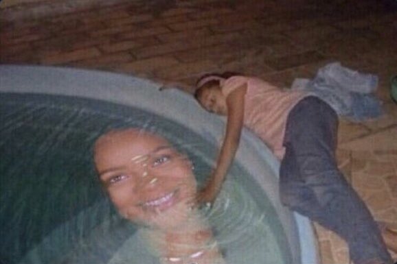 curlbossandceo's tweet photo. 4 whole years of no new rihanna music https://t.co/21geIG1DQz