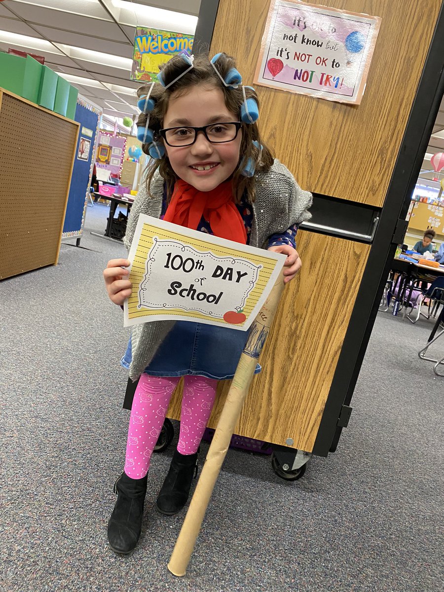 CburgPSPups's tweet photo. What a fun day celebrating being 100 days smarter! #80moretogo https://t.co/dpi2nHtVp2