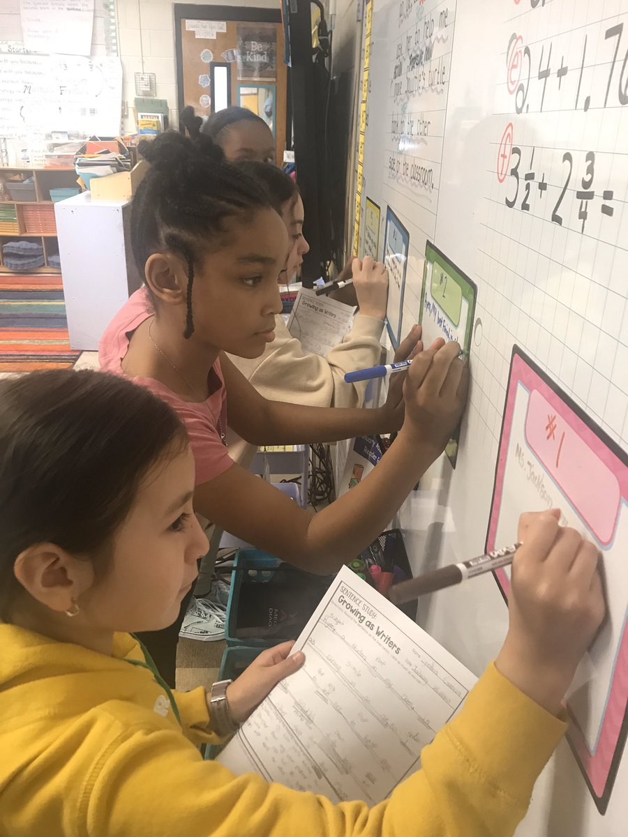 NajulaT's tweet photo. Room 1807 @PeytonForestES 5th grade tigers are actively growing their working vocabulary AND critically thinking while solving math application problems thanks to the generous donors at @DonorsChoose! #PeytonForest @peytonprincipal #believe https://t.co/gmmDNOlALi