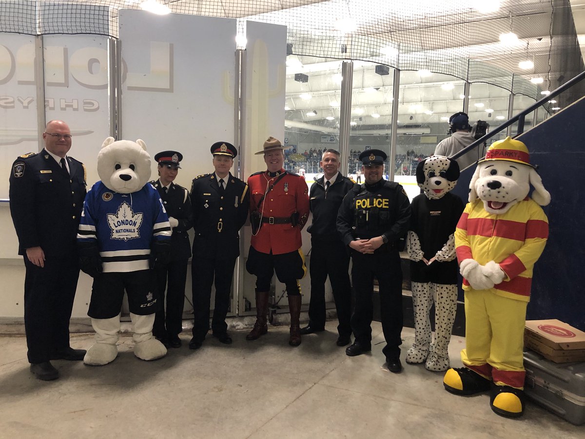 MLPS911's tweet photo. We had a great time at the @LondonNationals 911 appreciation night! Thank you! 
@OPP_COMM_WR, @RCMPONT @lpsmediaoffice @LdnOntFire  #BellLetsTalk  #FirstResponders https://t.co/1r5rIrfV0N