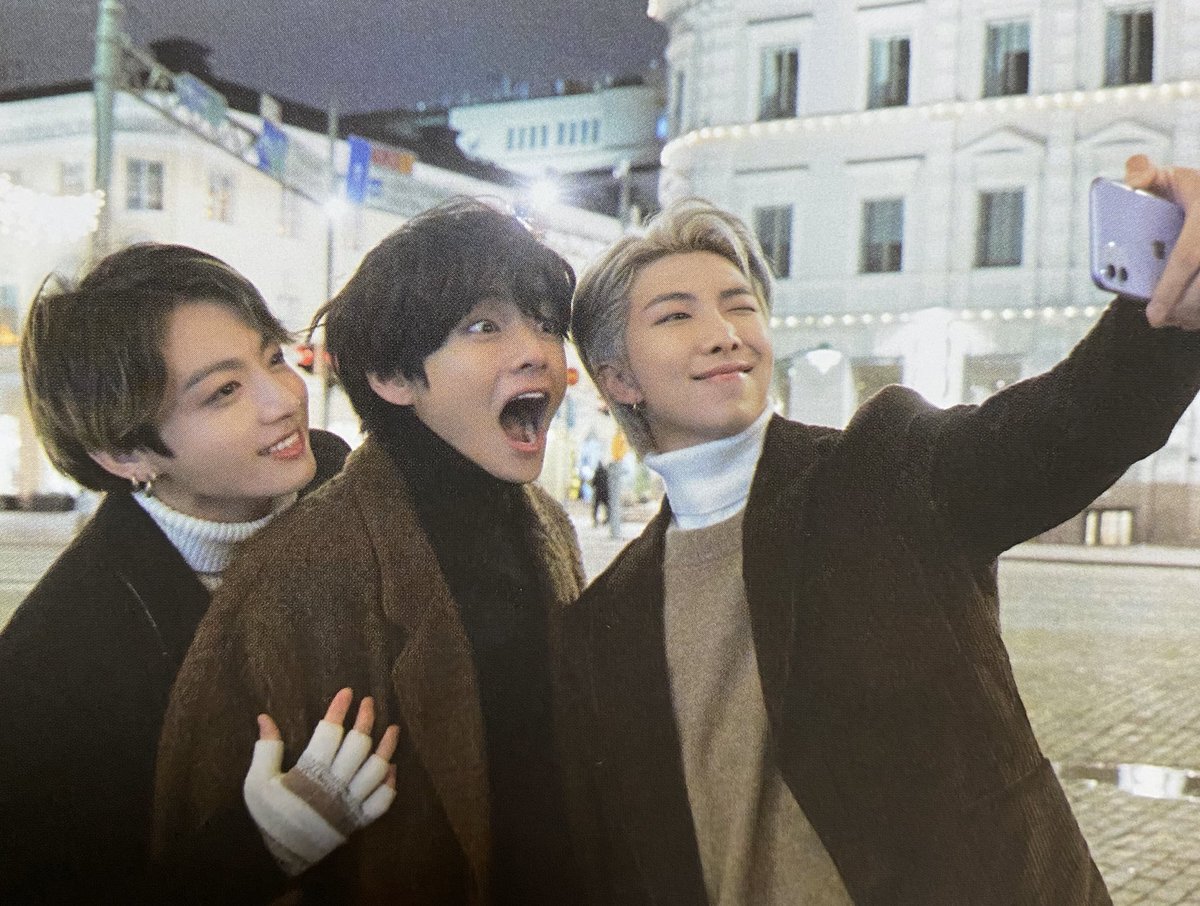 taekookfolder's tweet photo. Please release the namtaekook selca thank you 🥺🙏🏻 https://t.co/x2Sf5JAJjN