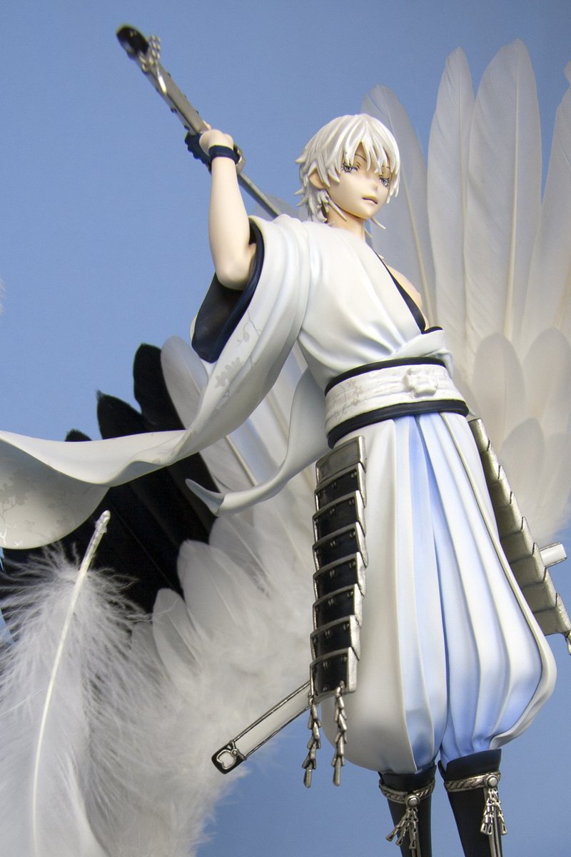 Kurosanzo's tweet photo. GK by @ha_c_ca 💕
コンセプト、スタンドデザイン - 私。
塗装を完了し、再彫刻 - laesp。
Concept, stand design - me.
Painting, re-sculpt - laesp.
I will replace this stand with a transparent someday 🤔
#鶴丸国永 #刀剣乱舞 #wf2016w #wf2017w https://t.co/5RSyYmr3QQ
