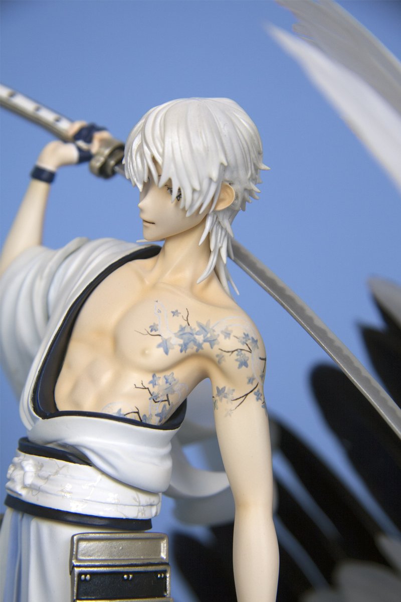 Kurosanzo's tweet photo. GK by @ha_c_ca 💕
コンセプト、スタンドデザイン - 私。
塗装を完了し、再彫刻 - laesp。
Concept, stand design - me.
Painting, re-sculpt - laesp.
I will replace this stand with a transparent someday 🤔
#鶴丸国永 #刀剣乱舞 #wf2016w #wf2017w https://t.co/5RSyYmr3QQ