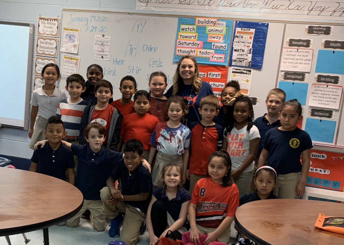 MrsNobles2nd's tweet photo. Today we wore our patriotic shirts to show our true colors! @CollierES #GreatKindnessChallenge https://t.co/u2aN4MTx8Q