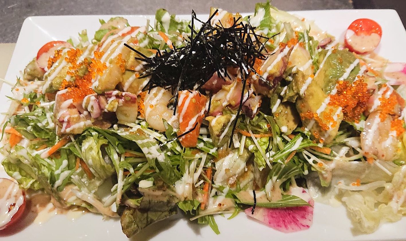 創作フォー 生姜カレー 風土木 ふうどき 当店一番人気のサラダはこちら アボカド海鮮サラダ です 豊洲市場で仕入れた新鮮なサーモン タコ マグロ エビなどがモリモリ 海鮮サラダ アボカド 風土木 美味しい居酒屋 T Co Yqvftmow32