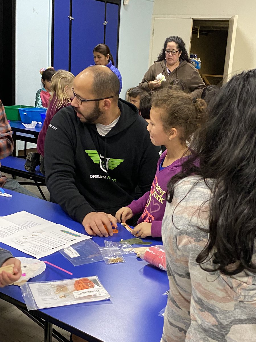 JZanzot's tweet photo. Mission Park family STEAM night is going strong. @WilliamFranzell @techdivatocci @jones3232013 @Krysta_Bradley4 https://t.co/5ELs3udMXn