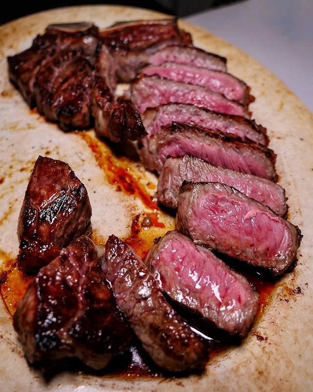 🥩🐮 What moooves you? It better be this juicy PORTERHOUSE @tudorcitysteakhouse! #OMGitsbomb #bombdotcom
🥩🥩🥩🥩🥩🥩
#grillnation #steak #steakclub7 #meatspiration #steakhouse #steakdinner  #meatdiet #certifiedgrilledlover #heresmyfood #buzzfeast #daily… ift.tt/2S6KCmK