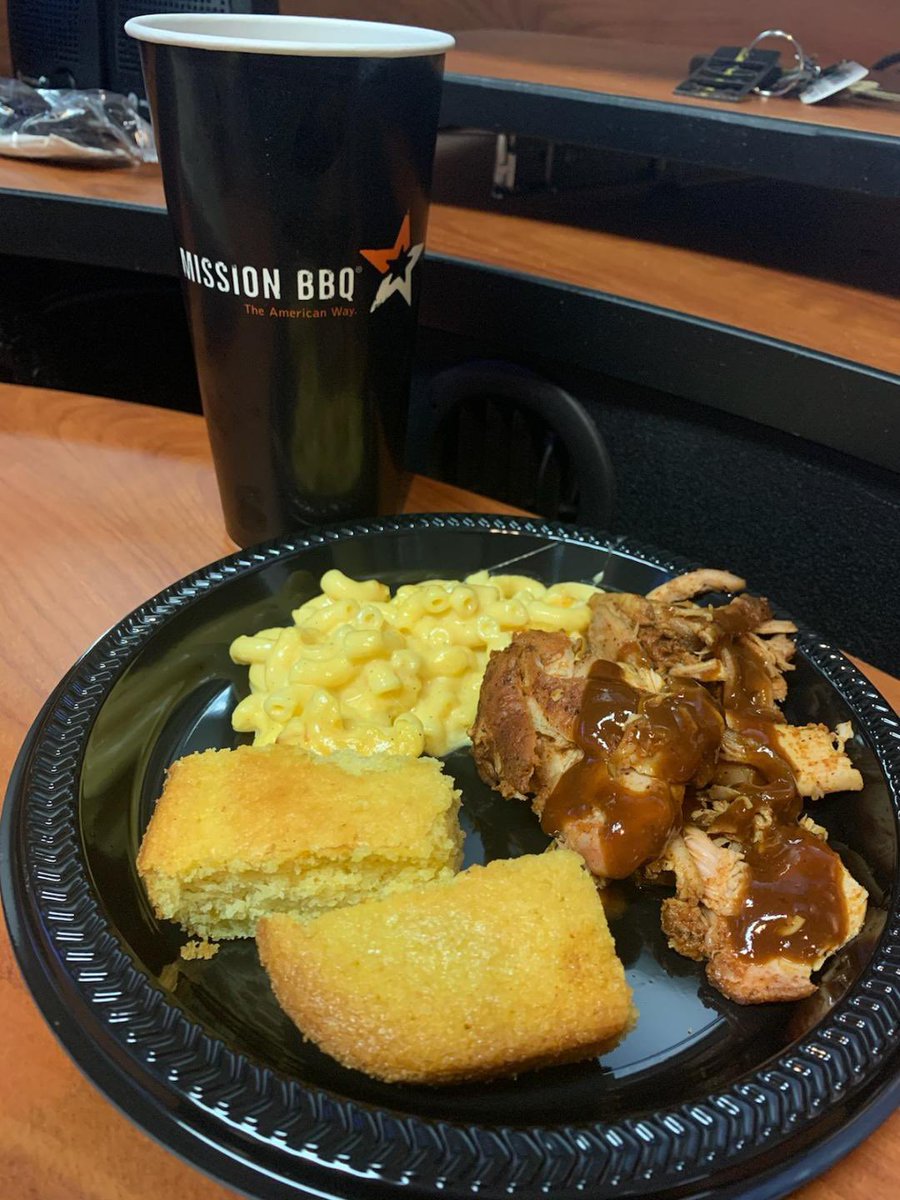 PoliceFsu's tweet photo. Big thank you to @MissionBBQ for providing our nightshift Police and Communication Officers with Dinner. It is delicious!! #missionbbq #fsupd #thankyou https://t.co/J7Tv7PIbwR